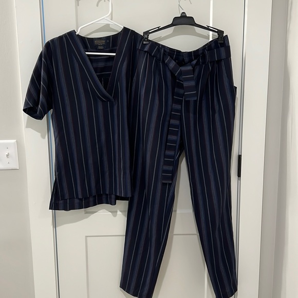 Navy blue Pendleton two piece set - Picture 2 of 3